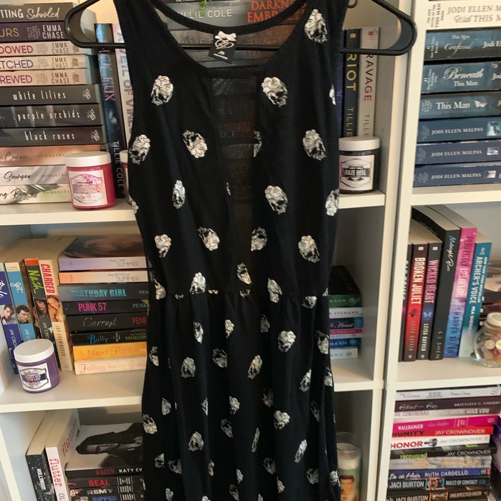 Cute skull mesh cut out dress!